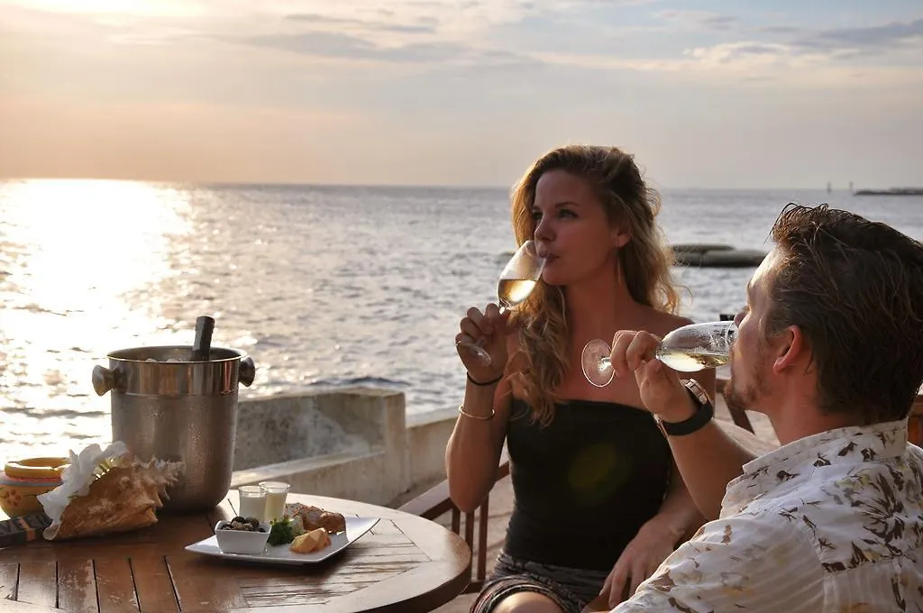 Scuba Lodge & Suites Willemstad Hotel