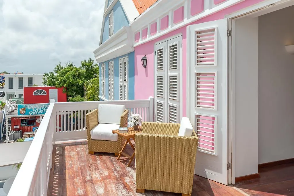 Scuba Lodge & Suites Willemstad Hotel