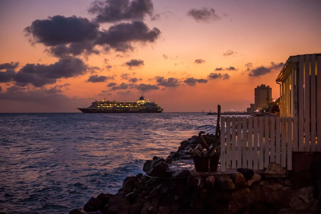 Hotel Scuba Lodge & Suites Willemstad